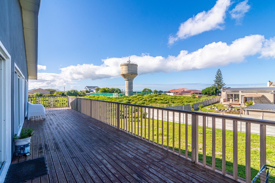 4 Bedroom Property for Sale in Pearly Beach Western Cape